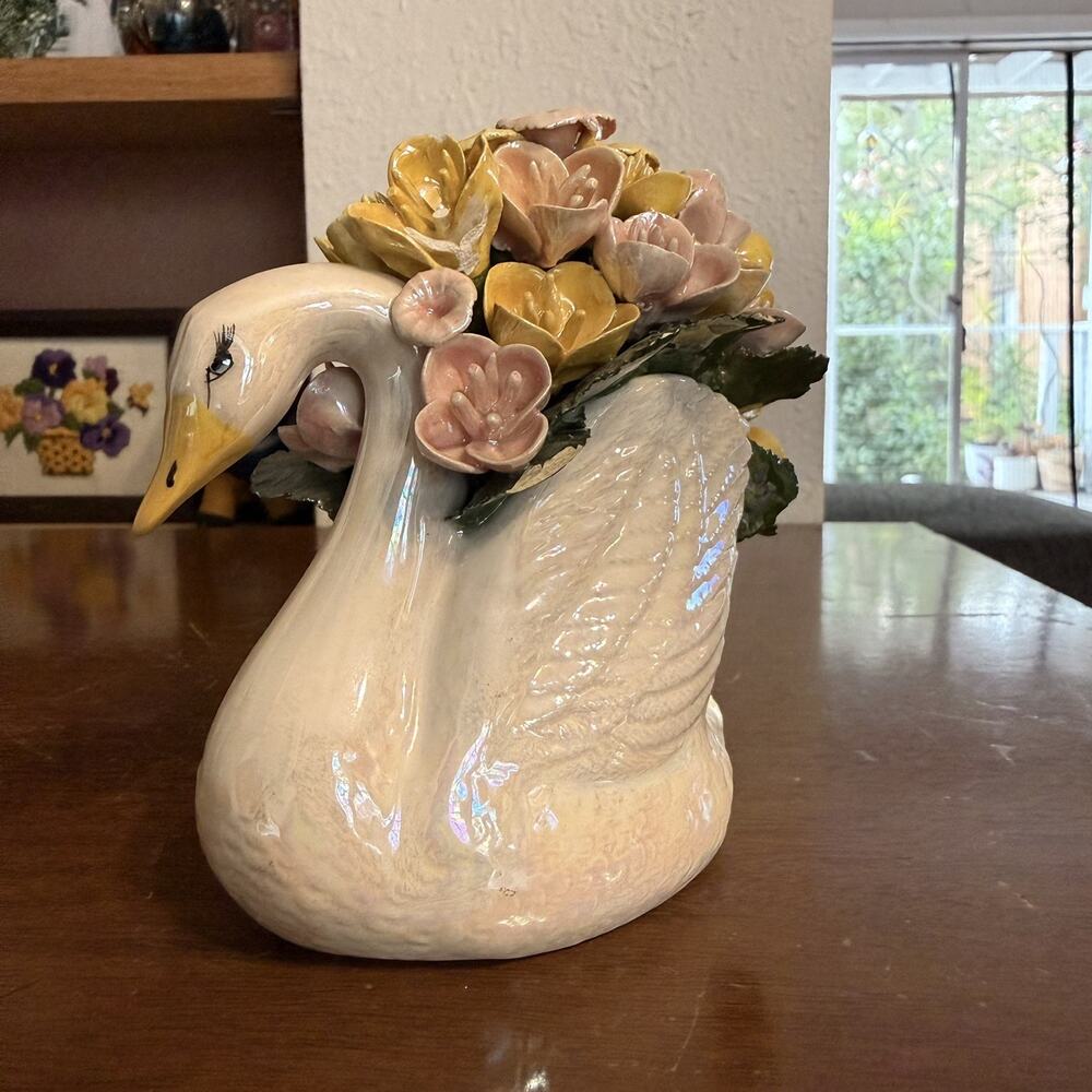 Ardalt Capodimonte Swan Figurine Porcelain Floral Bouquet Italy 7" Crazed